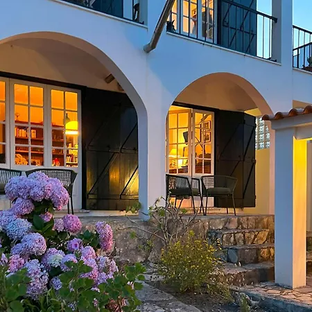 1515 - Authentic Near The Апартаменты